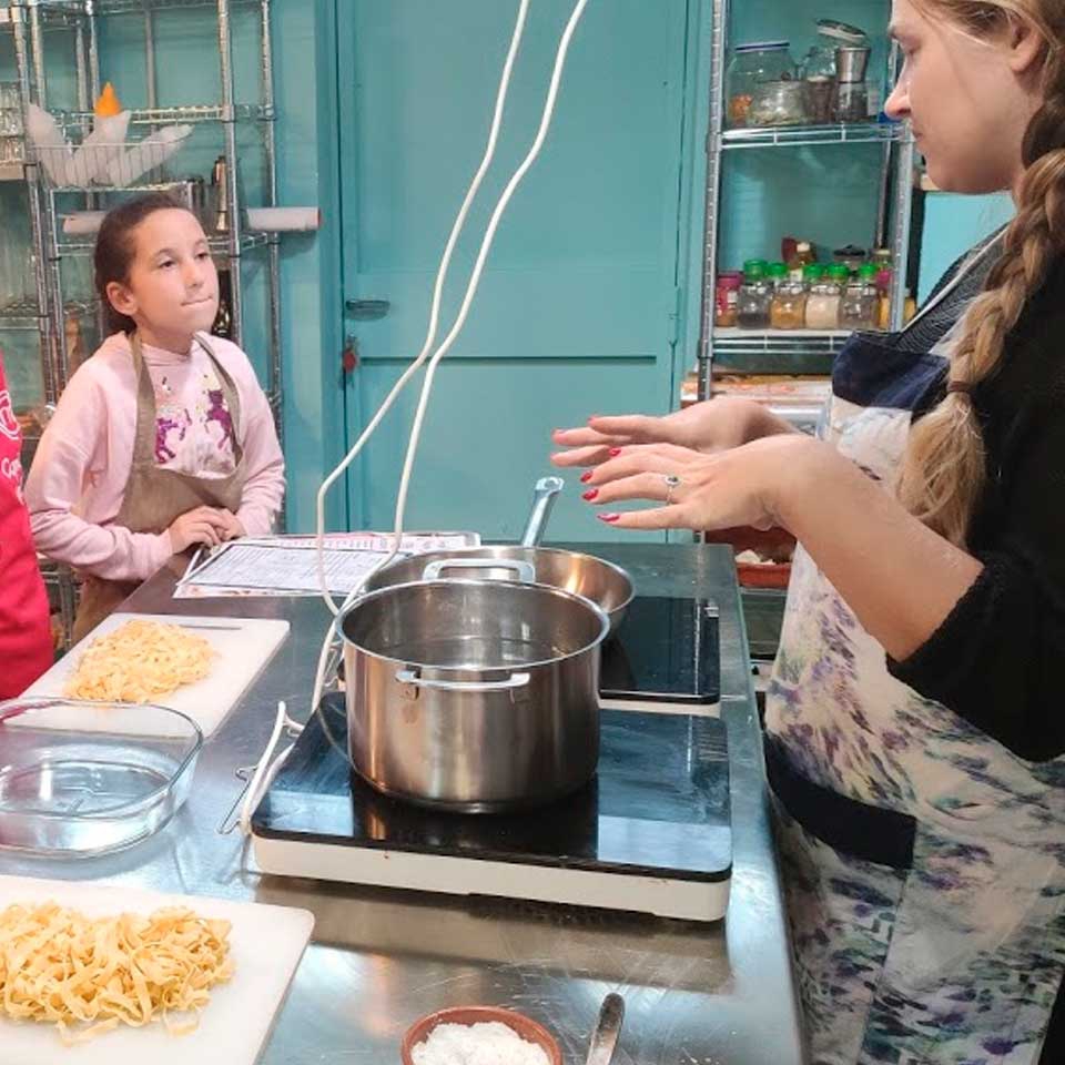Taller de cocina infantil, hamburguesas y refresco casero